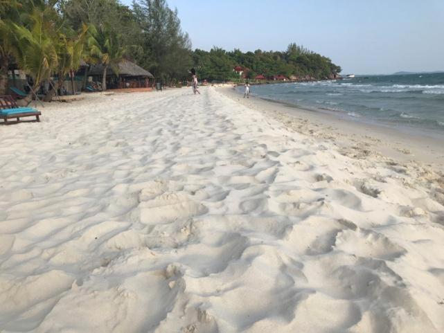 Howard Johnson Plaza By Wyndham Blue Bay Sihanoukville Eksteriør billede