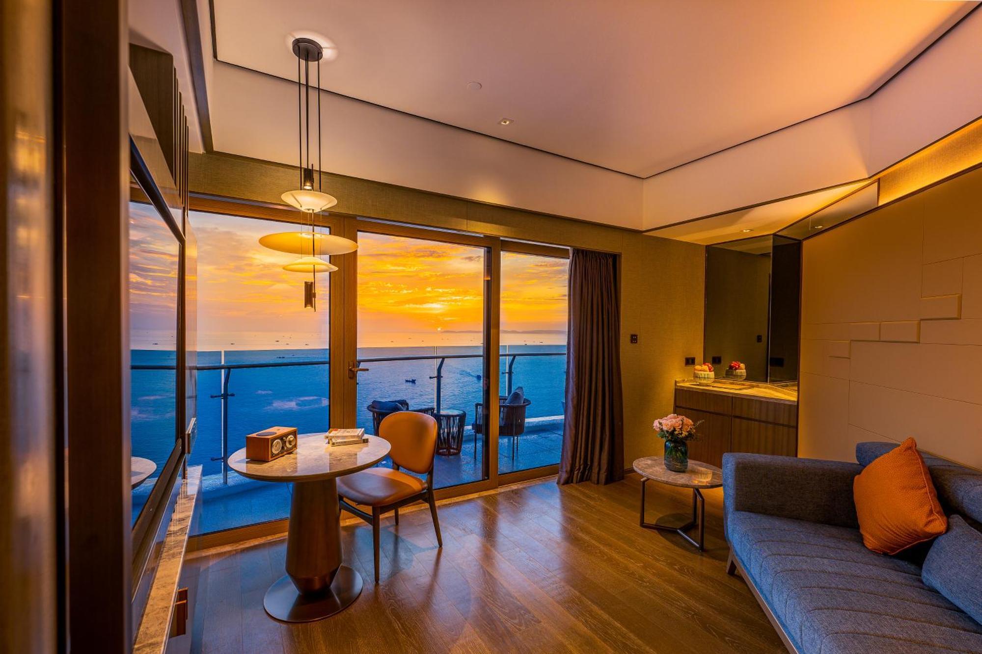 Howard Johnson Plaza By Wyndham Blue Bay Sihanoukville Eksteriør billede